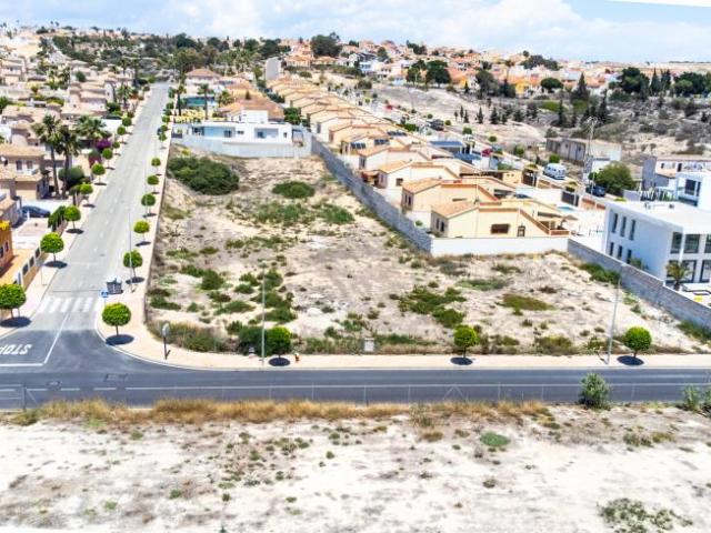 Terrenos Urb. La Marina Alicante LS101988359