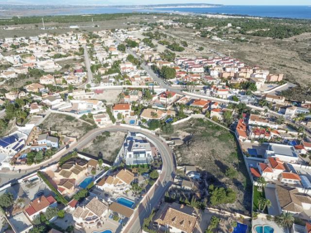 Terrenos Urb. La Marina Alicante 91149022