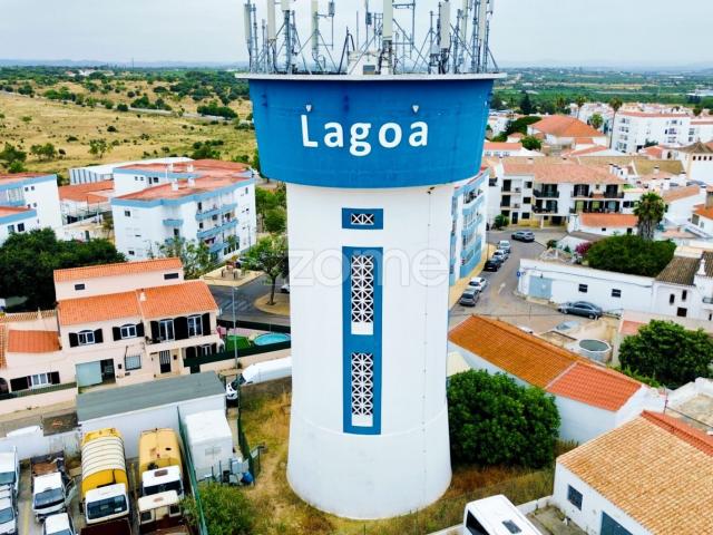 Terrenos urbanos com potencial de construção no centro da Lagoa