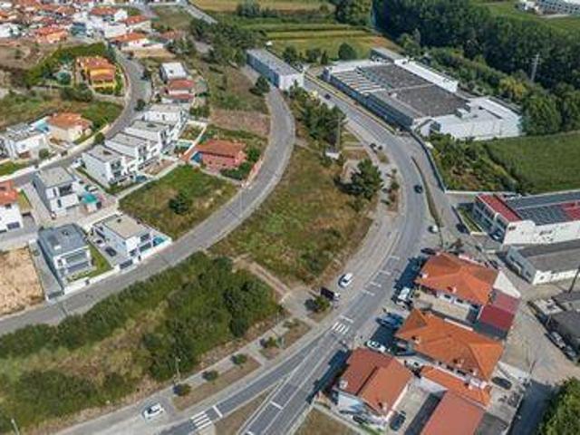 Terrenos Vila Nova De Famalicao Braga DLS100021118