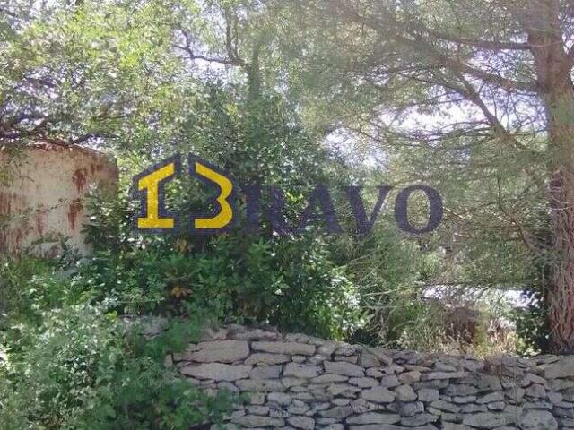 TERRENO URBANO CON VARIOS EDIFICIOS EN EL VALLE DE LOSA
