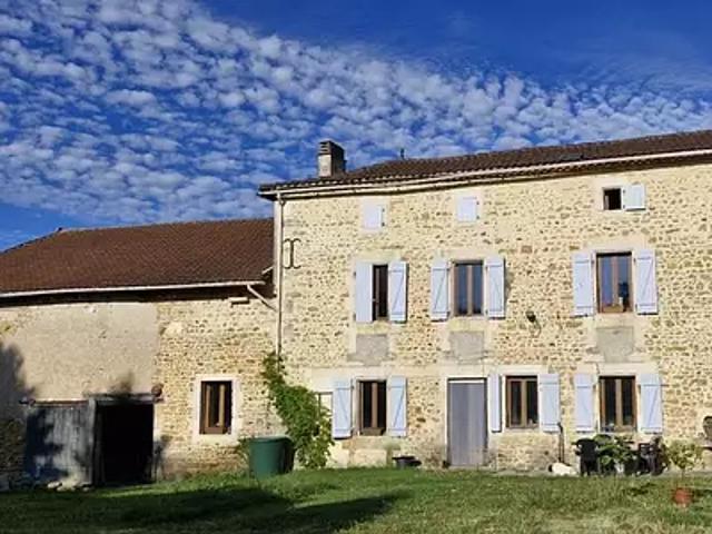 Terres de Haute Charente 16270 Achat / Vente maison 6 pièces t6 jardin