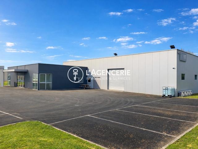 Terssac, Bâtiment de 650 m² mixte bureaux et atelier 650m² Terssac