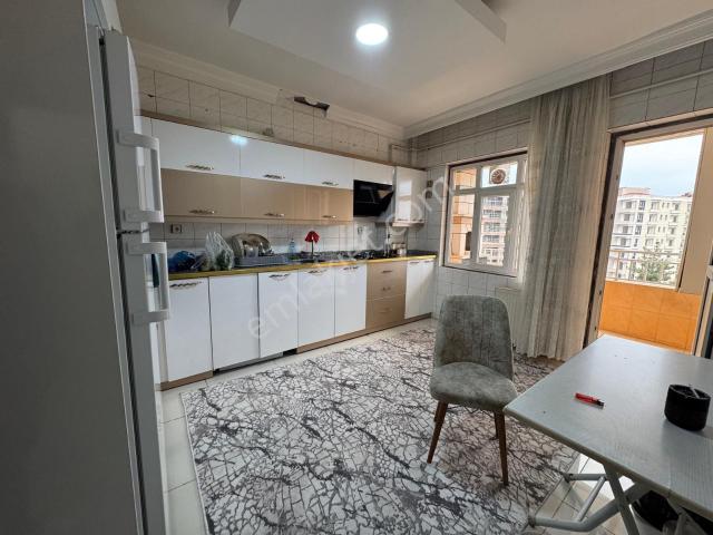 Tesisler Cadde Üzeri Acil Satılık 3+1 Daire