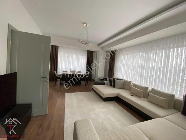 Tk'dan Caddeye Paralel 102 M2net Geniş Balkonlu 3+1 Daire