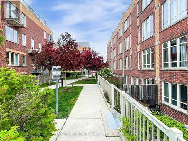 Th145 25 Elsie Lane, Toronto, ON, M6P 3N3 townhouse for sale | Listing ID W12165 | Royal LePage