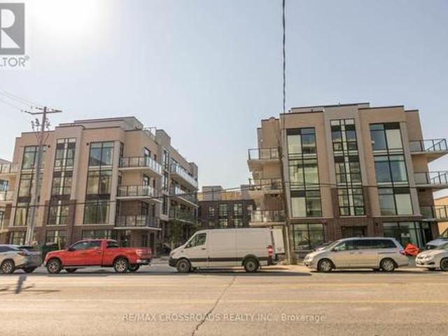Th11 871 Sheppard Avenue W, Toronto, ON, M3H 2T4 townhouse for sale | Listing ID C11937 | Royal LePage