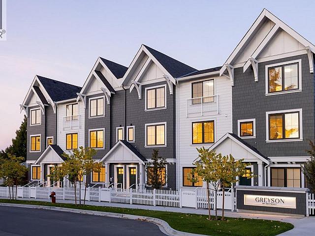 Th2 3450 Whittier Ave Saanich, British Columbia