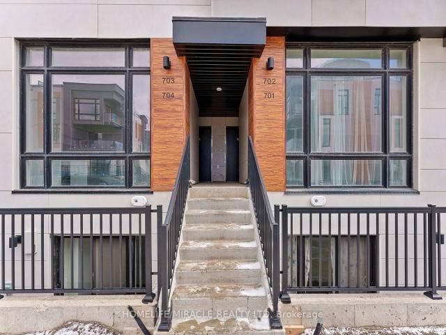 TH704 5 Steckley House Lane, Richmond Hill | 2Beds/3Bath, Townhouse, $609,000 | Condos. Ca
