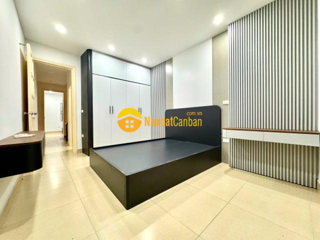 Thạch bàn 41 m2 4 ngủ ô tô đỗ cổng sổ đỏ full nội thất nhỉnh 6 tỷ
