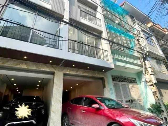 Thạch Bàn Gara ô tô Thang máy 48m chỉ loanh quanh 10 tỷ