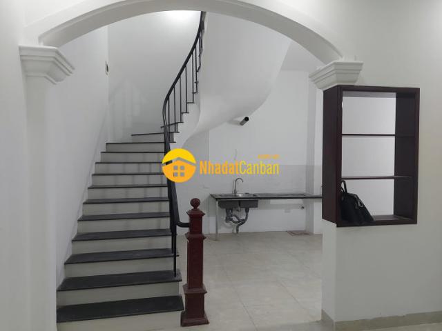 Thạch bàn long biên 40m quá rẻ nhỉnh 2 tỷ