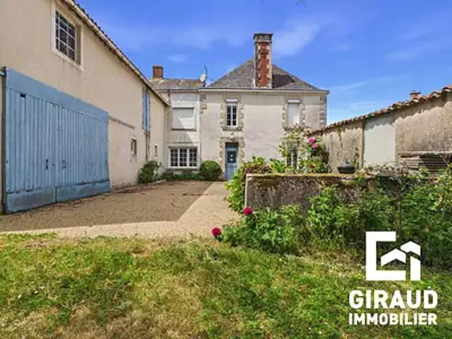 Thouarsais Bouildroux 85410 Achat / Vente maison 12 pièces t12 terrasse parking
