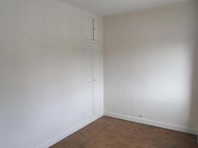 THOUROTTE APPT EN DUPLEX 2 CHAMBRES AVEC ENTREE INDEPENDANTE