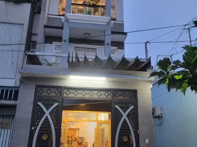 Thoại Ngọc Hầu Phường Hòa Thạnh Quận Tân Phú, 72m2 3 tầng rộng 4.3 x 15 7.5 tỷ