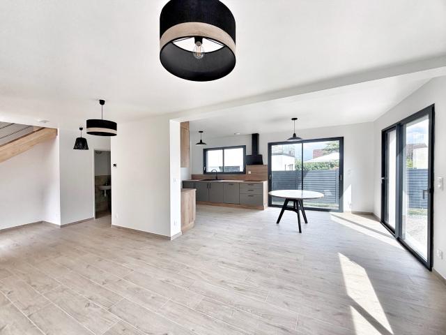 Thoiry Location Maison 01