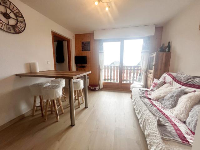 Thollon les Mémises, Appartement 2 pièces meublé vu lac et montagnes joliment meuble et decore