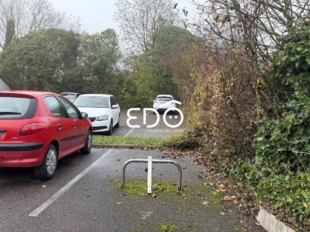 'THOMAS' PLACE DE PARKING RUE DES ERABLES, TRUCHTERSHEIM