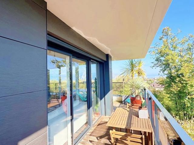 THONON LES BAINS APPARTEMENT 3 PIECES VUE LAC ET MONTAGNE