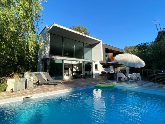 THONON Proche lac Superbe propriété avec piscine