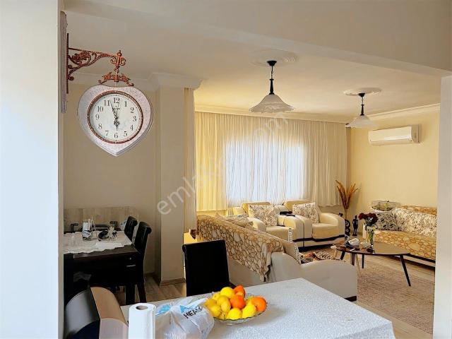 Thor'dan Pozcu Alanya Sokağı Çaprazında Satılık 3+1 Yapılı Daire