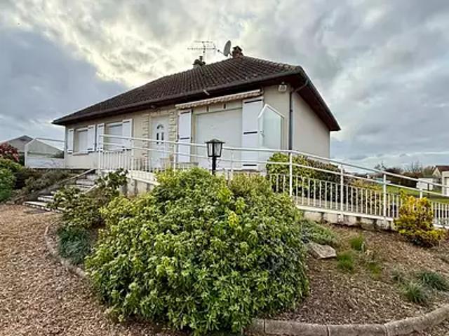 Thorigné sur Dué 72160 Achat / Vente maison 4 pièces t4 au dernier étage cave