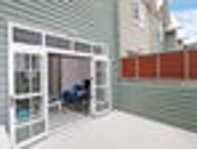 Thorndon, 2 bedrooms, $690 pw