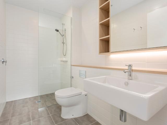 Thornton North East Facing, Oval Outlook