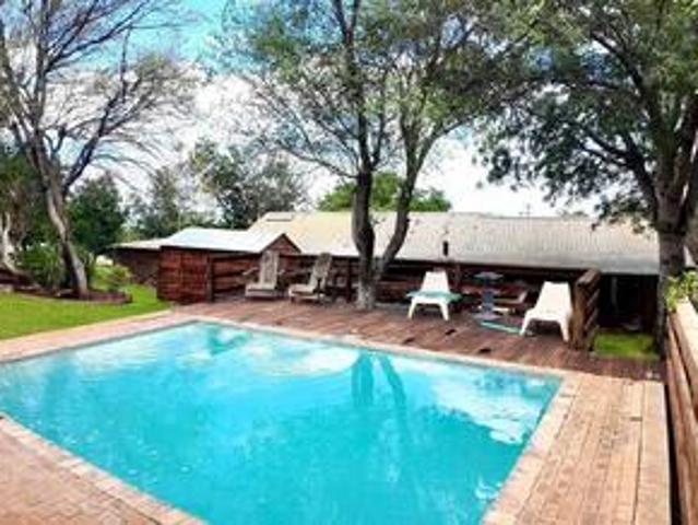thabazimbi: 40 hectare farm with 4 d.