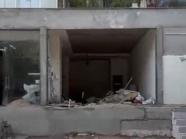 Thaltej, Sg Highway Commercial Showroom 1300 Sq. Ft. in Thaltej Ahmedabad Listing ID: #10264
