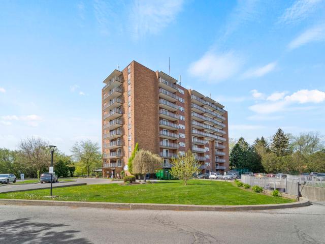 Thames Park Tower Apartments 2 Bedroom, 1 Bath Apartment for Rent