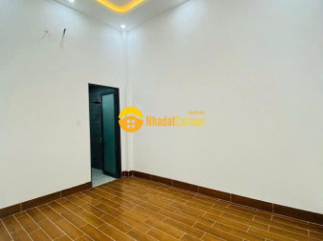 Thanh ly nha câp 4 85m² gân bưu điên xa phong phu 790triêu