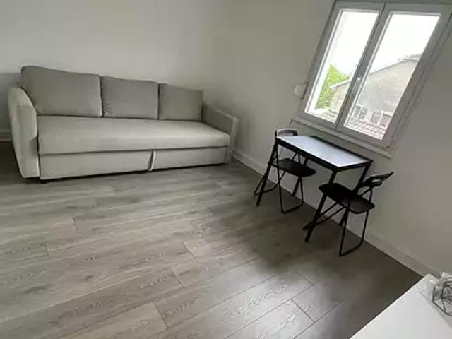 Thann 68800 Location appartement 1 pièce t1 au dernier étage