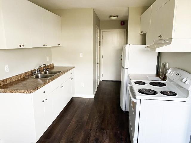 The Courtyards Apartments 2 Bedroom Apartment for Rent at 9818 94 Ave, Grande Prairie, AB T8V 3R6 Highland Place
