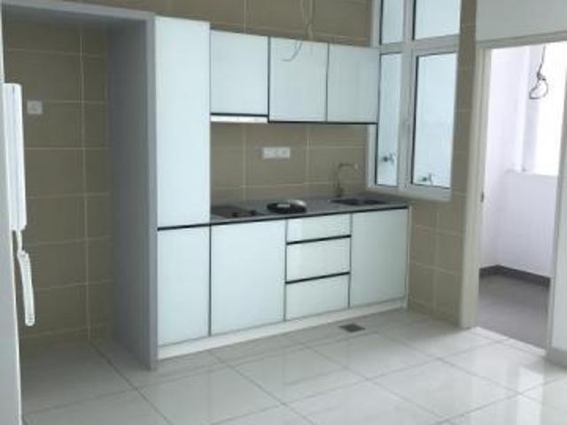 The CourtCentral Residence Suria SgBesi