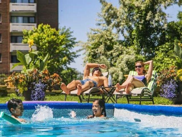 The Cobalt 1 Bedroom Apartment for Rent at 90 Woodridge Cres, Ottawa, ON K2B 7T1 Bayshore