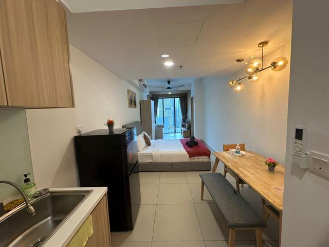 The colony 2r2r1p fully furnished sales nice view w best condition
