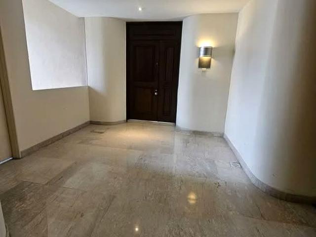 The Colonnade D10, Condominium