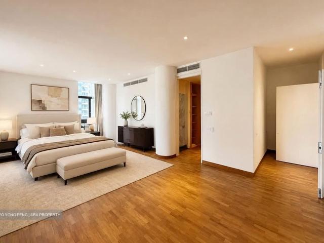The Colonnade D10, Condominium