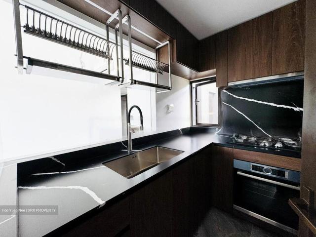 The Commodore D27, Condominium