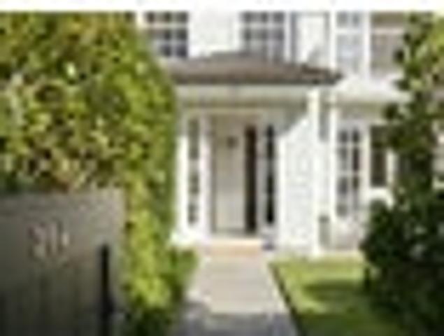 The Complete Package – Move in and enjoy!