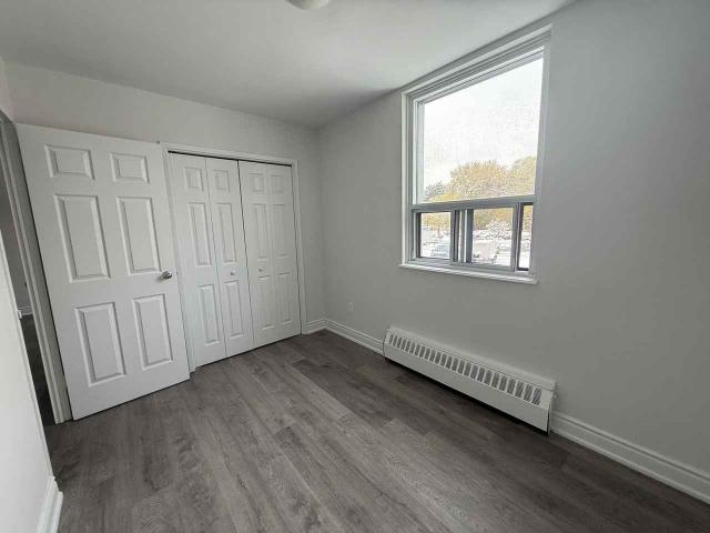 The Cavendish 2 Bedroom Apartment for Rent at 3125 Queen Frederica Dr, Mississauga, ON L4Y 3A6 Applewood