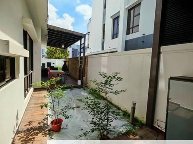 The Canal Garden South, Horizon Hills
