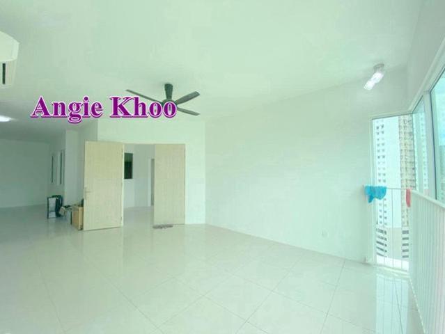 The Clovers Sungai Ara Comfortable Family Home with Private Lift