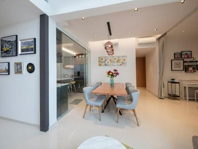 The Crest Condominium For Sale, $3,299,000, 3 Bed 3 Bath 1,518 sqft $2,173.00 psf