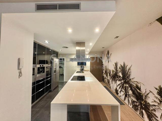 The Apartment Is Sold With A Long Term Tenant Who Pays 1.750. 109m² Barcelona