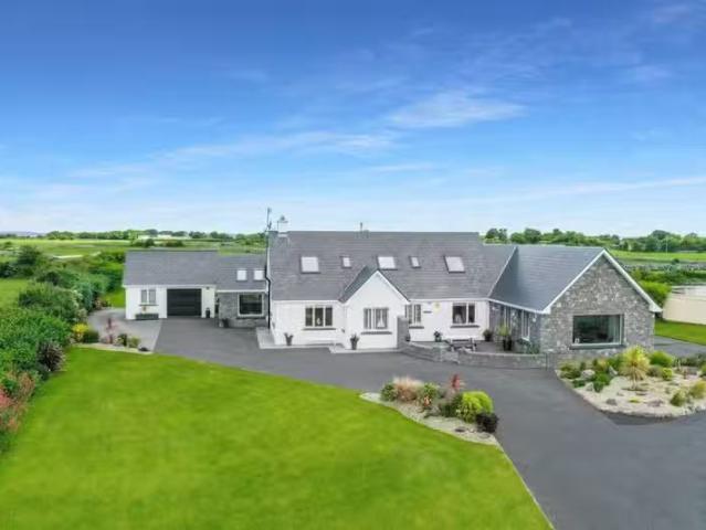 The Bays, The Bays, Cloosh, Kinvara, Co. Galway, H91YFT2 is fo.