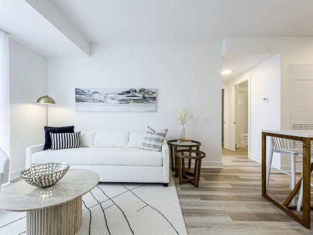 The Bakerfield 2 Bedroom Apartment for Rent at 195 Deerfield Rd, Newmarket, ON L3Y 0G4 Central Newmarket