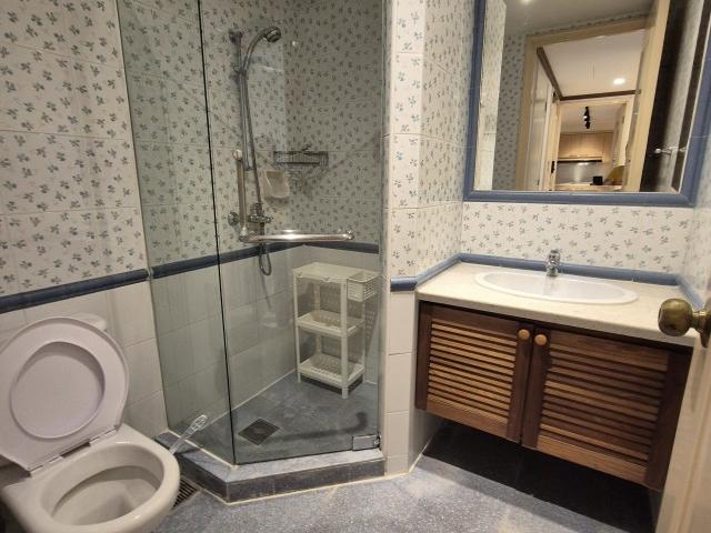 The Blossomvale Condominium Room Rental, $2,300, 1 Bed 1 Bath 100 sqft $23.00 psf