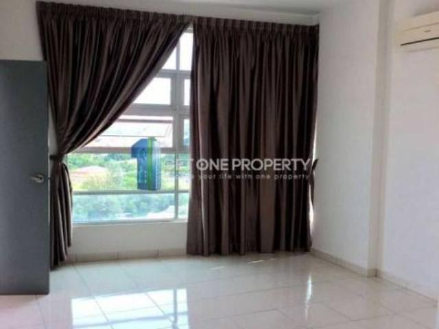 The breeza condo for rent ~~Middle floor ~~Seaview ~~Partly reno ~~Partly furnish the brezza,Tanjung Tokong